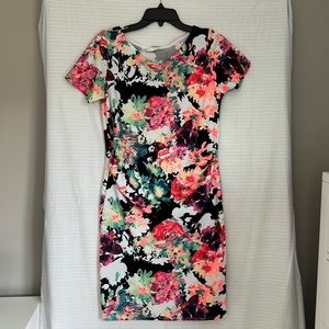 Floral maternity dress